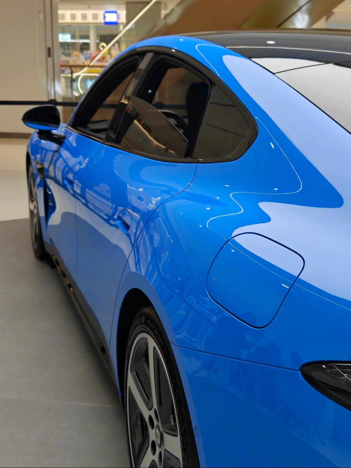 蓝色跑车手机版下载(蓝色跑车头像高清图片大全)-第5张图片-QuickQ官网